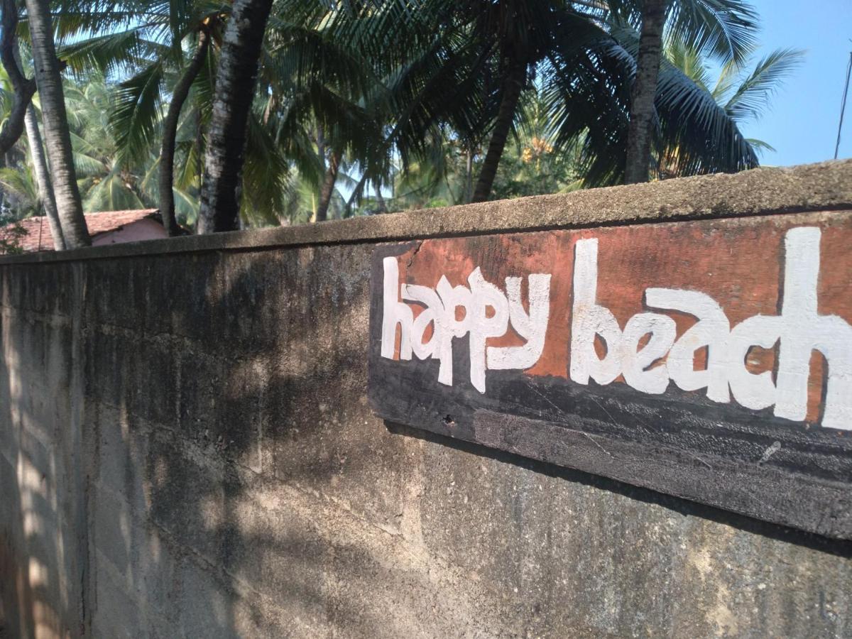 Happy Beach Guest House 함반토타 외부 사진
